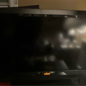 Semi-Old Vizio Tv (Local Pickup , Massachusetts)